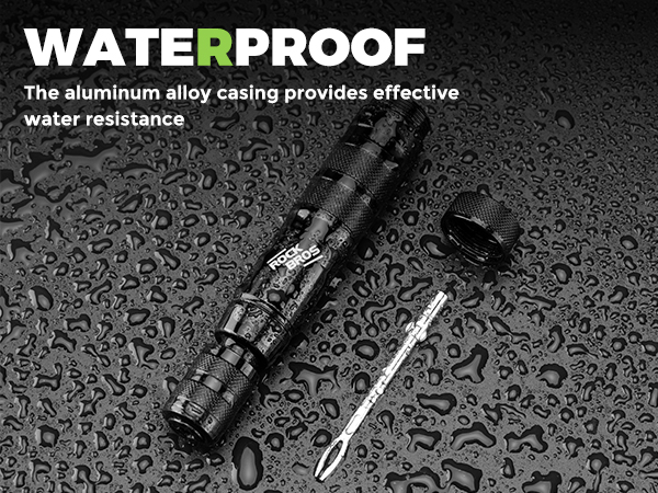 This picture introduces the product’s waterproof feature.