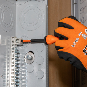 Ratcheting mechanism is buried in T-Handle for maximum comfort