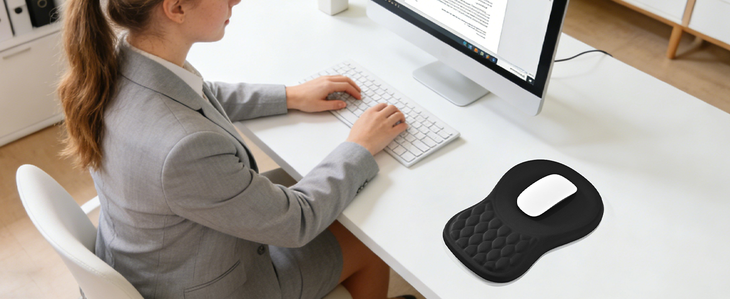 mouse pad with wrist support