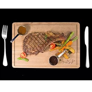 The sharp blade design cuts steak more efficiently.