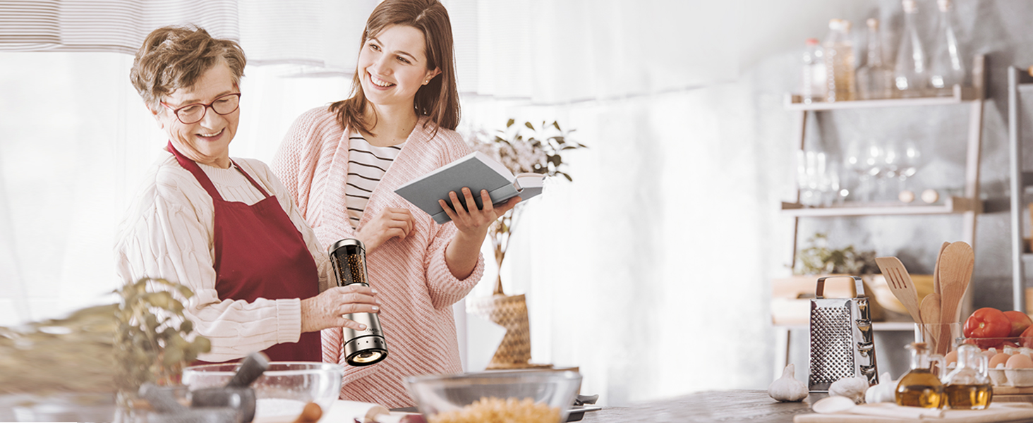 electric salt and pepper grinder set