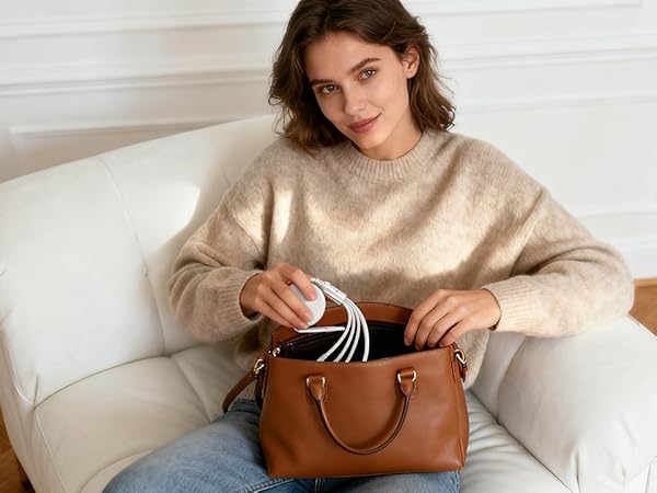 This 4 in 1 retractable charging cable is easy to carry and doesn't take up much space.