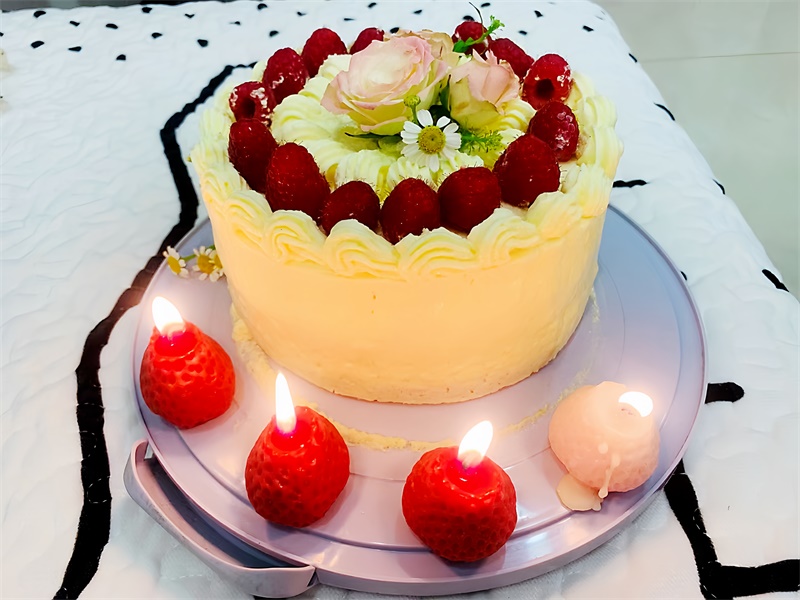 strawberry candle for women
