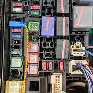 Yellow cable (BATT/B+)