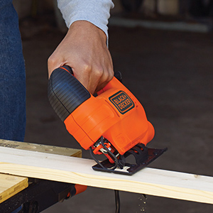 Tilting base plate