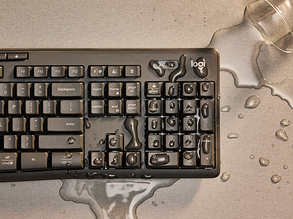 zoom of water spilled over mk370 combo for business wireless keyboard and mouse