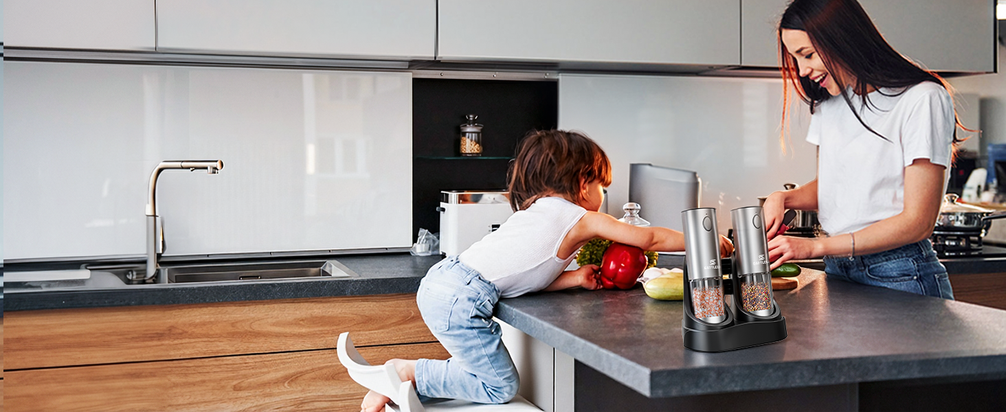 Electric Salt and Pepper Grinder Set