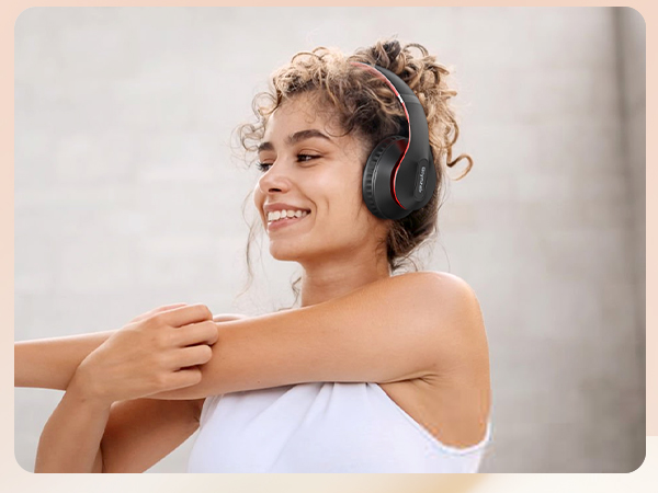 Wireless Bluetooth headphones equipped with 40mm dynamic driver
