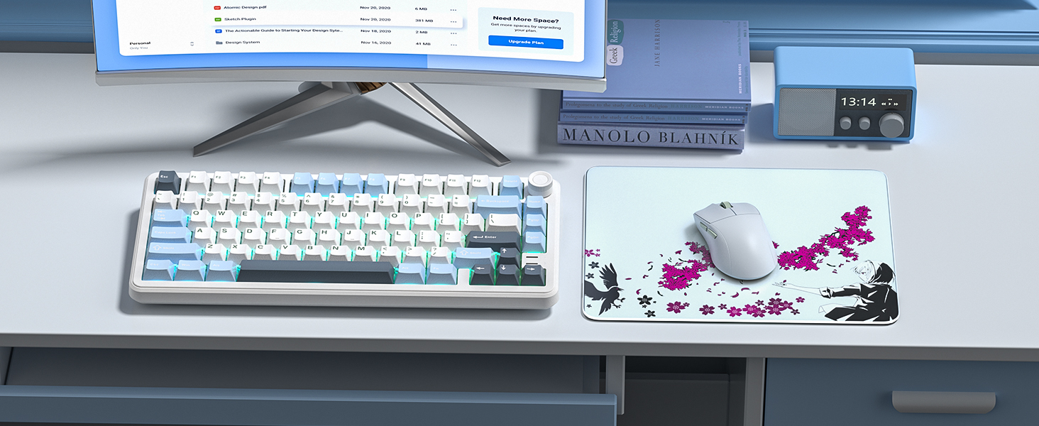 Glass mouse pad suitable for office scenes