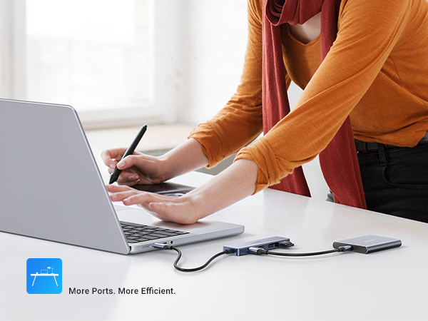 UGREEN 4 Ports USB C hub