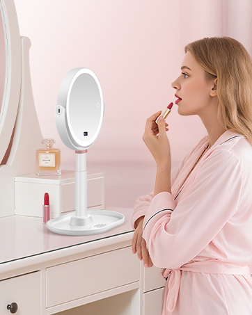 Magnifying Mirror with Light