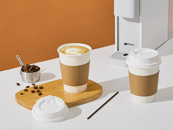 coffee cups with lids