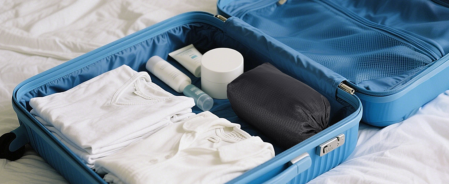 The foldable daypack is space-saving. Ideal for airport carry-on, market trips, and excursions