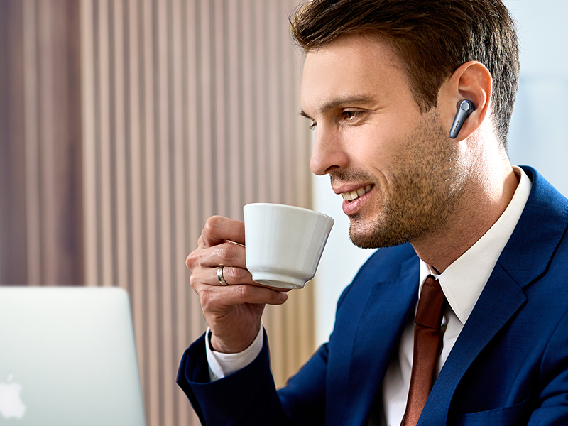 noise cancelling earbuds