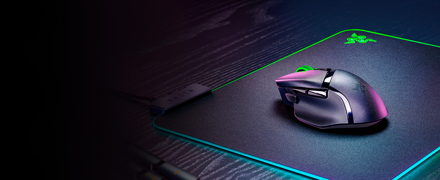 Iconic Ergonomic Form with 9 Customizable Controls for unrivalled handling and command desktop