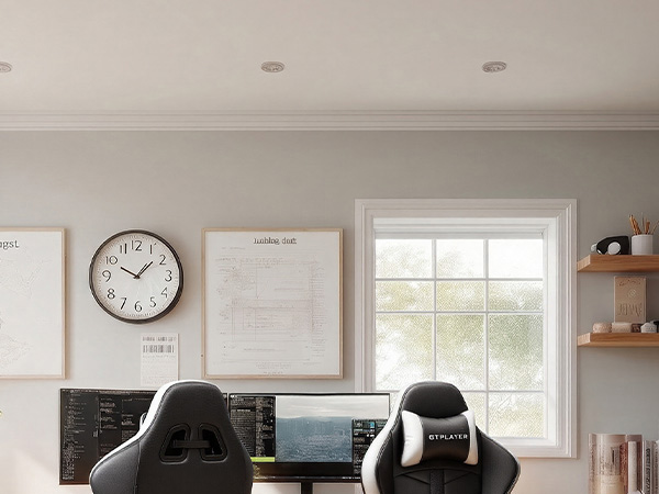 GAMING CHAIR black and white