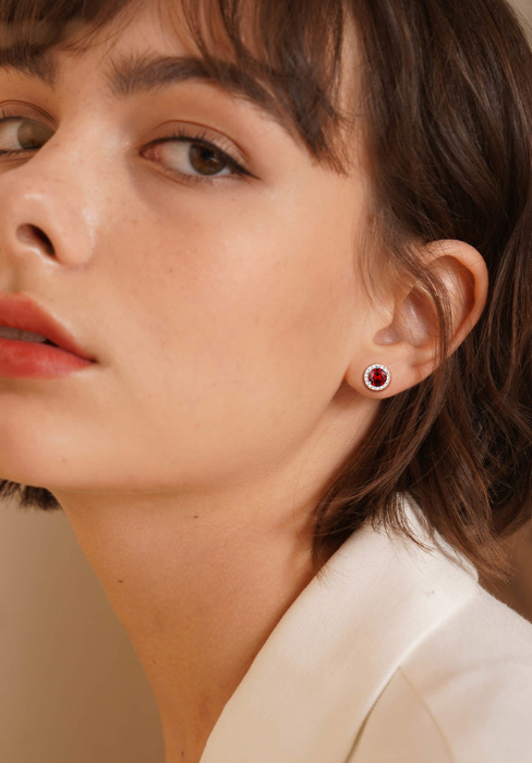 round stud earring