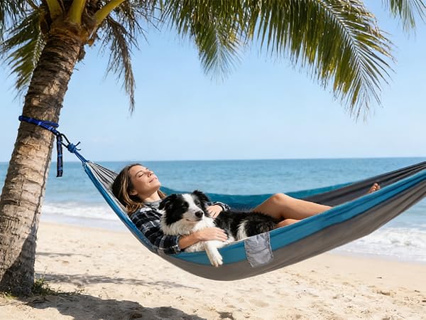 Series of images showing a hammock on a tropical beach between palm trees, demonstrating relaxation and beach lifestyle.