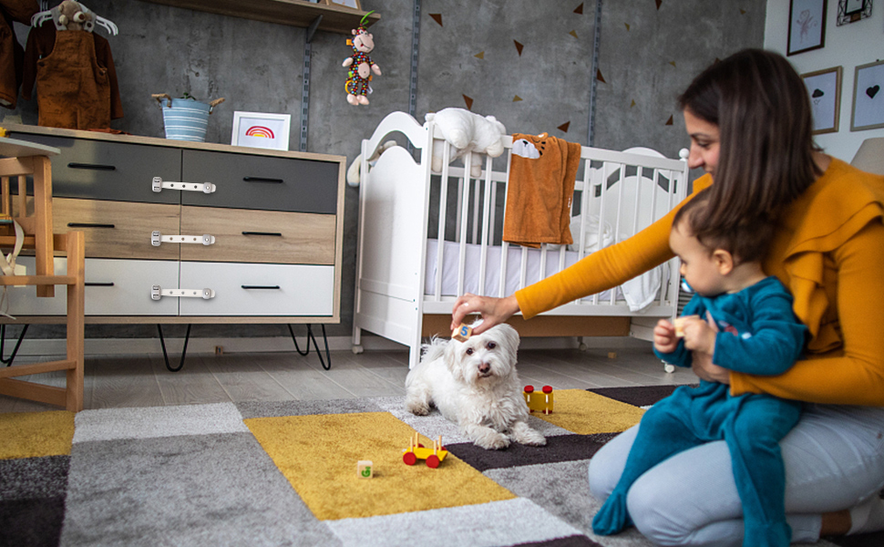 baby proofing cabinet