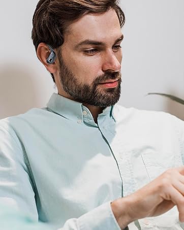 Noise cancelling headphones