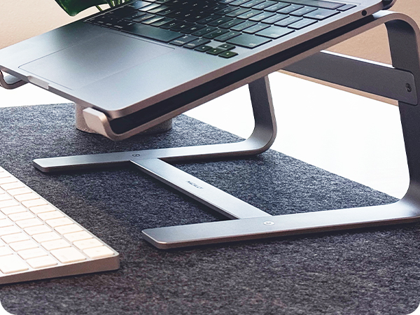Laptop stand