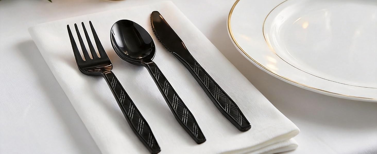 The disposable tableware features elegant floral patterns.