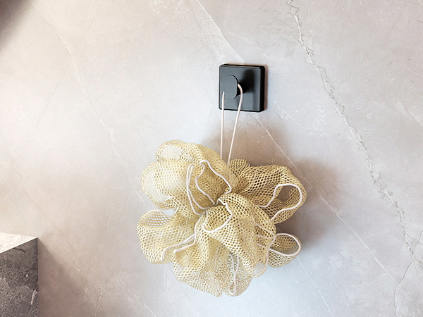 black bathroom accessories
