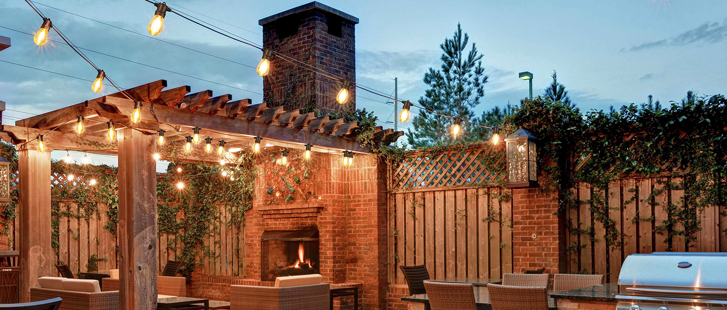 outdoor hanging string lights