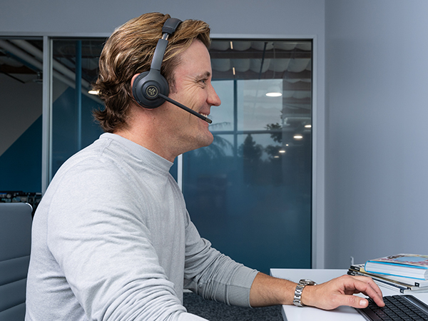 using jlab go work on the pc during a meeting