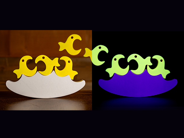 panchroma neon pla glows under blacklight yellow