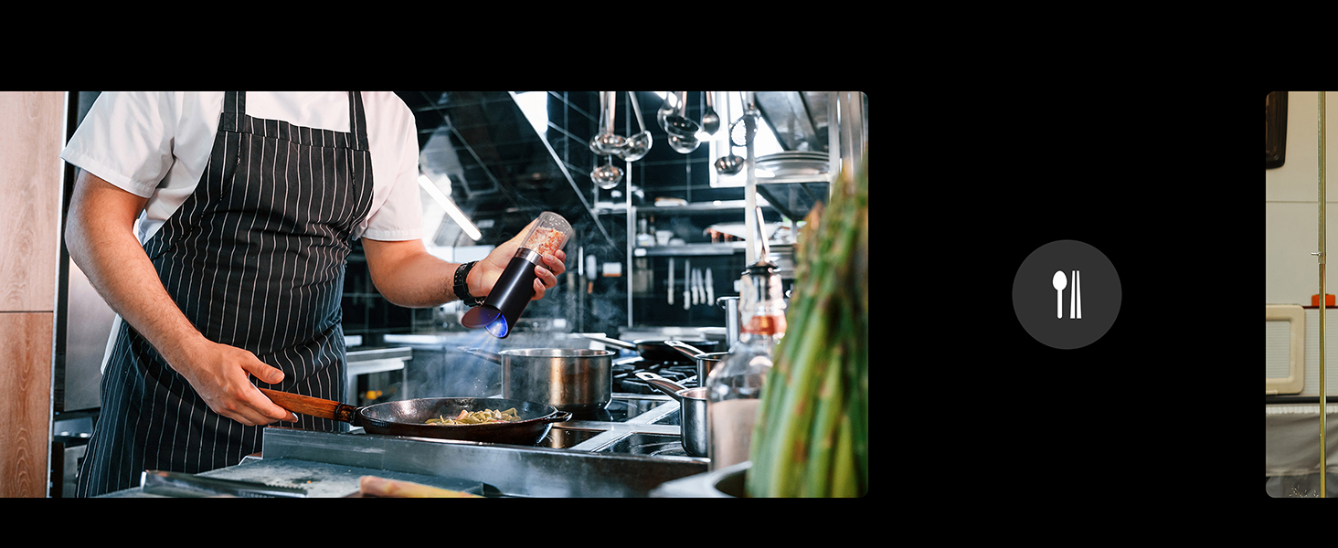 Salt and pepper grinder set