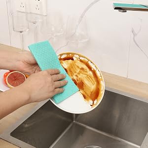 Washing dishes with swedish dish cloths