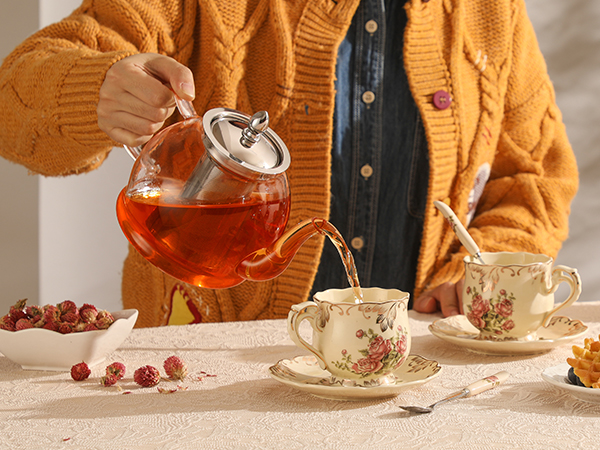 teapot with infuser