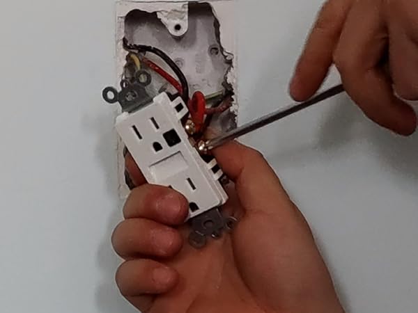 Receptacle Outlet with Night Light,Tamper-Resistant,15A,2 Pole,Standard Electrical Outlets