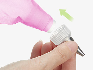 piping bags and tips set