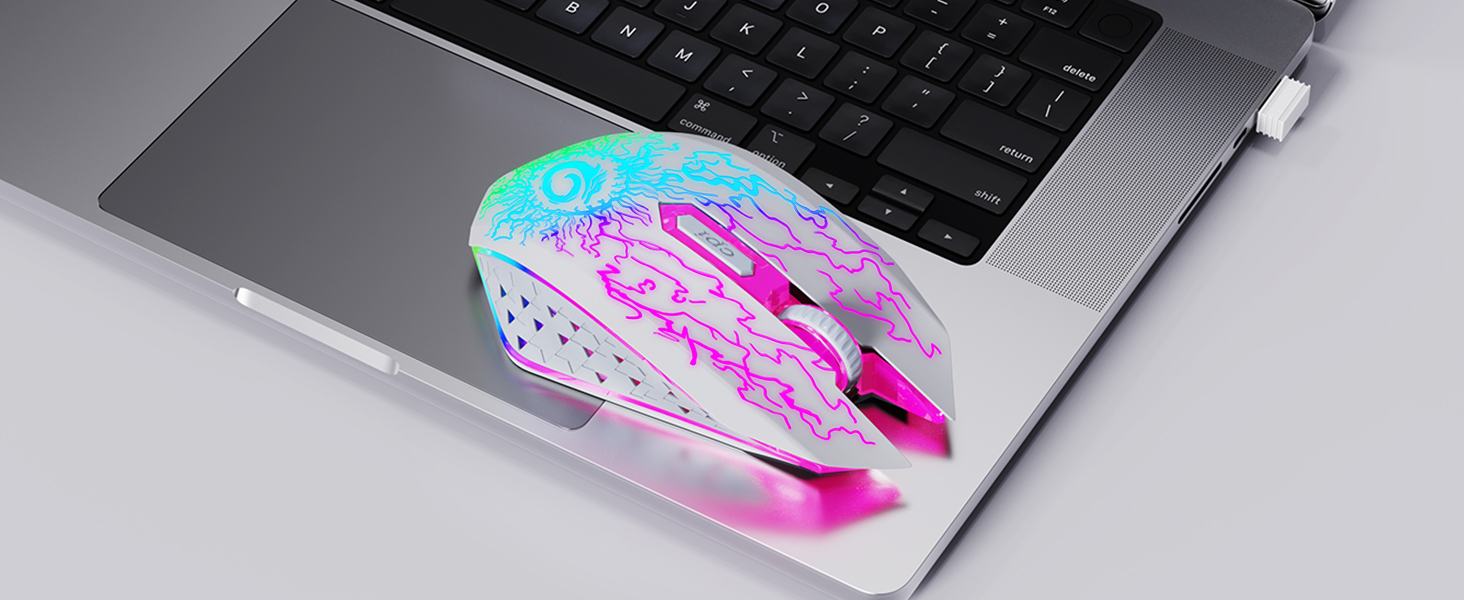 White computer mouse