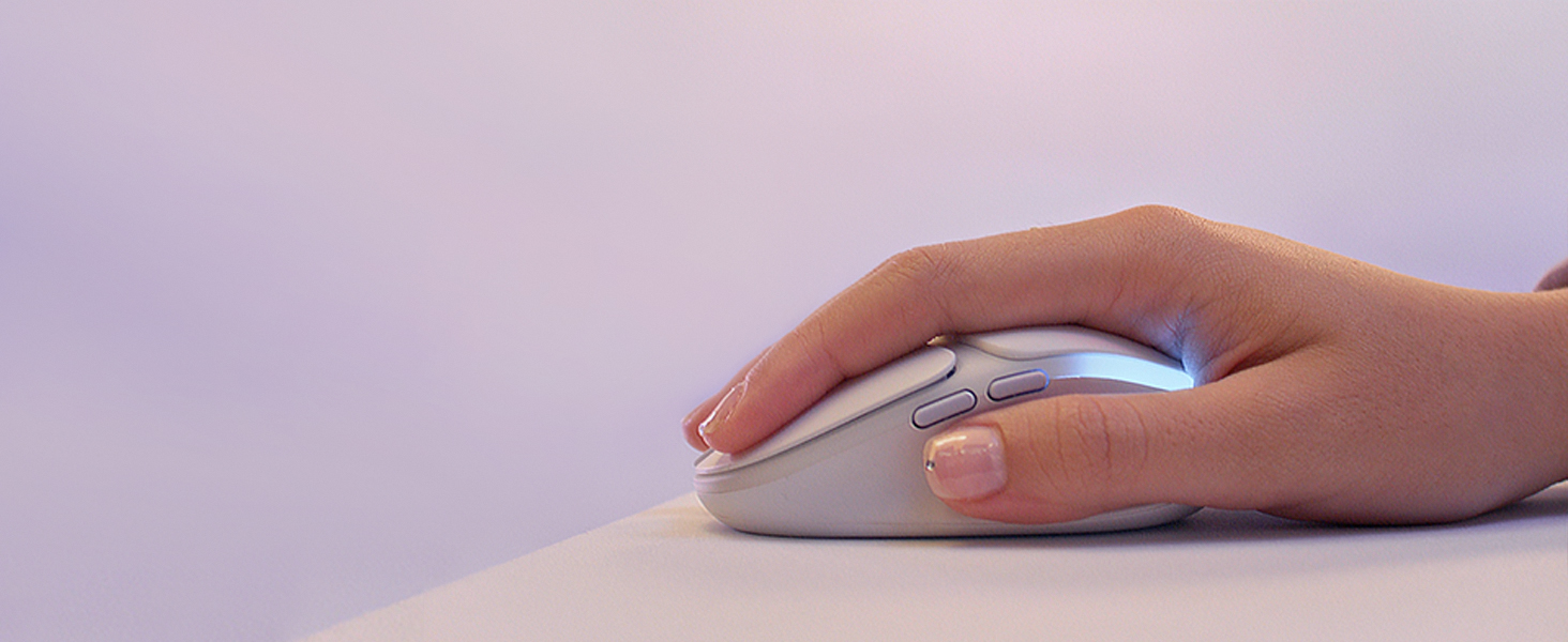 Hand holding G705