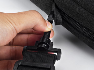 Detachable shoulder strap