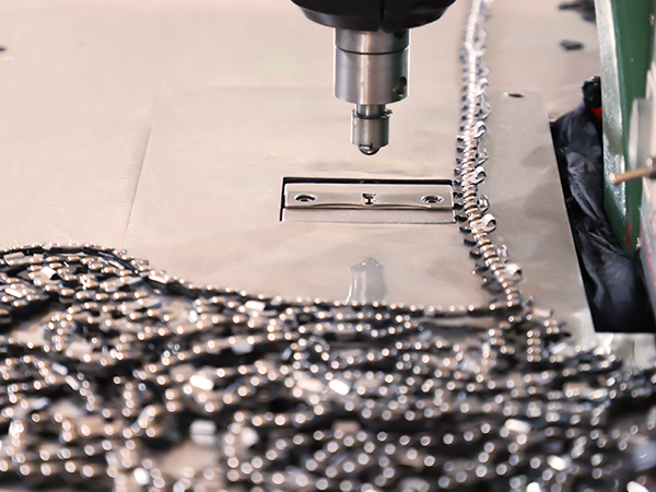 Automatic Riveting Machine