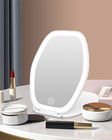 portable mirror with lights