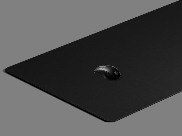 -SteelSeries QcK 3XL mousepad with mouse