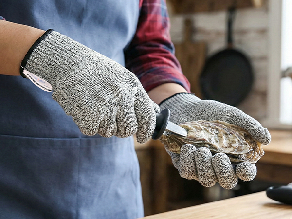 cut resistant gloves
