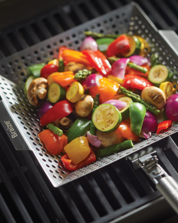 Braize Vegetable grill basket with removable handle