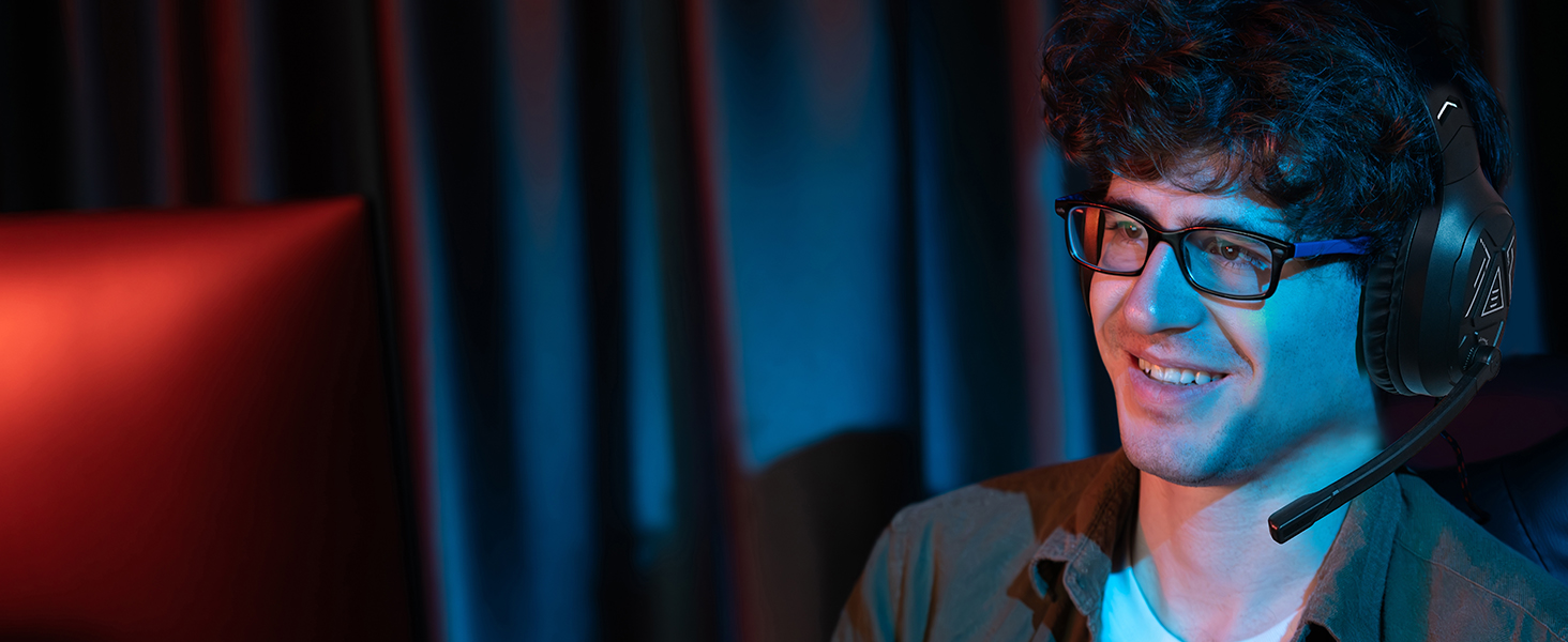 Wireless gaming headset