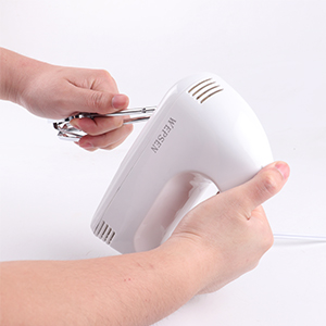Easy to Remove beaters or Whisk Attachments