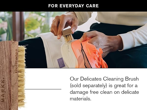 The Standard Brush features stiff bristles that are tough on stubborn stains and great 