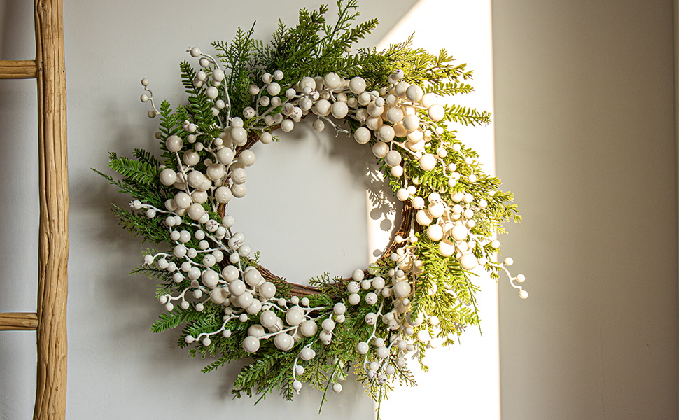 Winter Wreath 20 Inch
