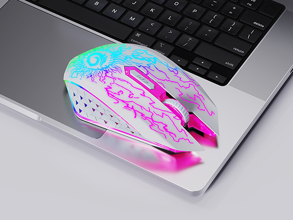 White computer mouse