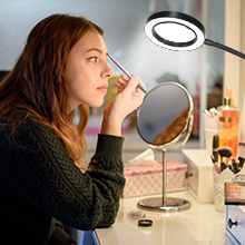 magnifying desk lamp