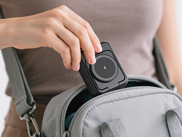 FOLDABLE AND COMPACT